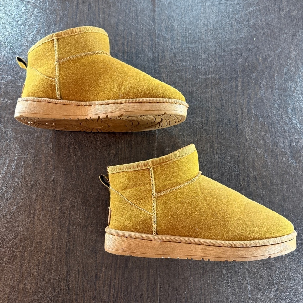 Cozy Sport Best Fashion Tan Mini Boots Sz 39 (8)